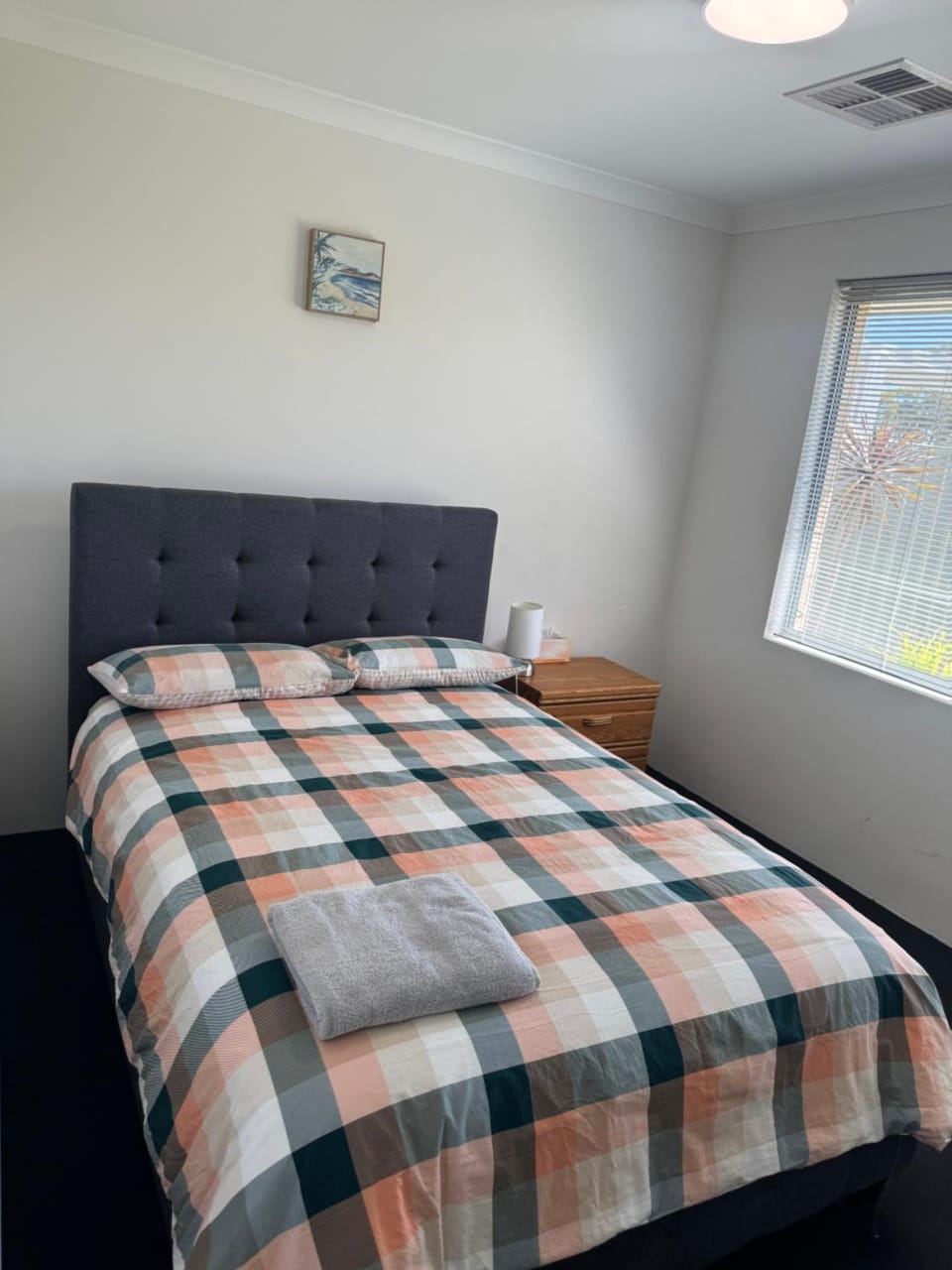 Luxury 4 bedroom house in Wellard only 30 minutes from Perth City House in Baldivis