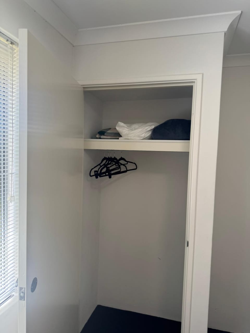 Luxury 4 bedroom house in Wellard only 30 minutes from Perth City House in Baldivis