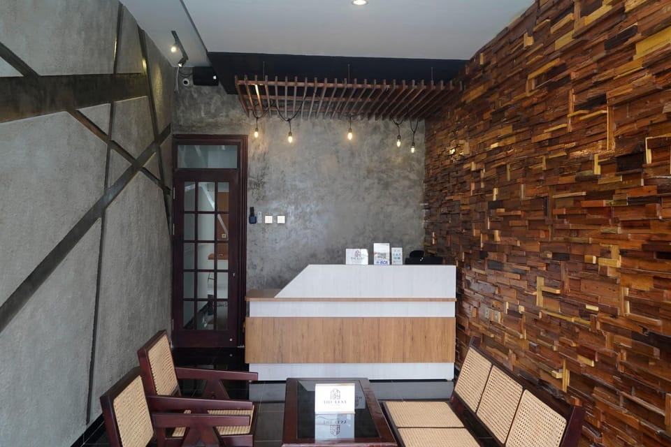 Communal lounge/ TV room, Lobby or reception