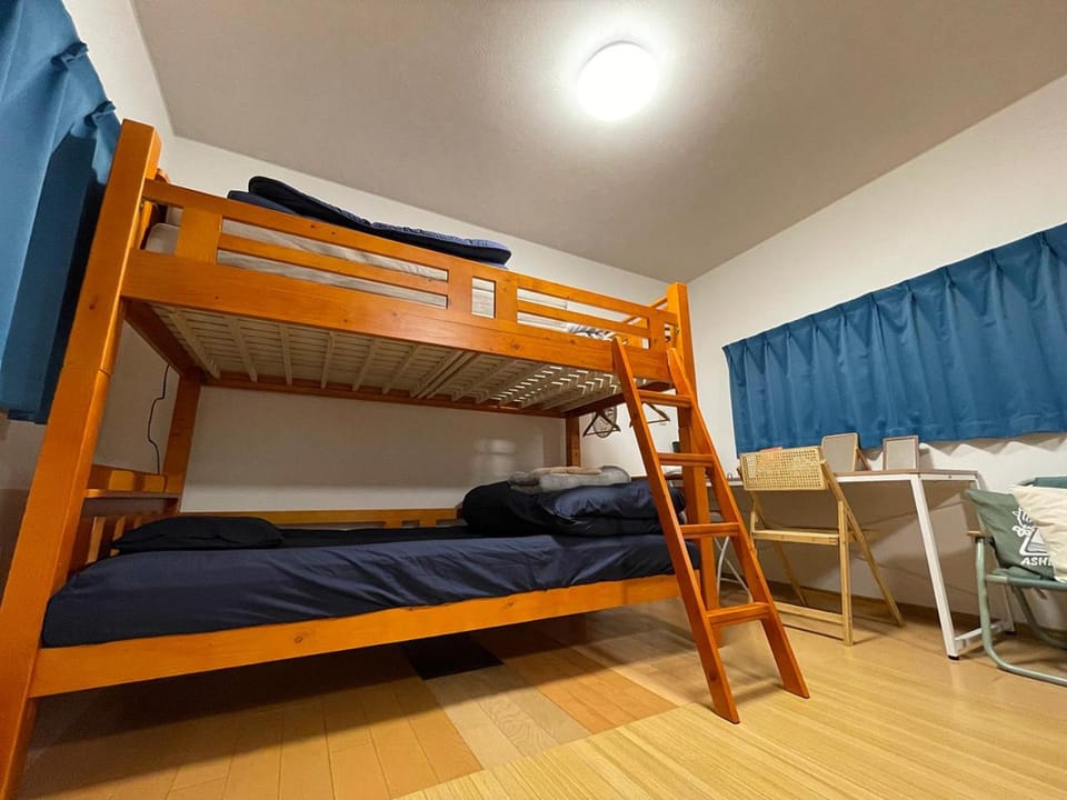 Bed, Photo of the whole room, Bedroom, bunk bed