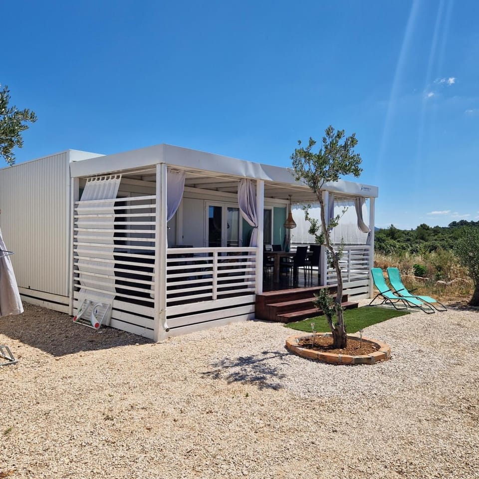 Mobile Homes Albatross House in Šibenik-Knin County, Croatia