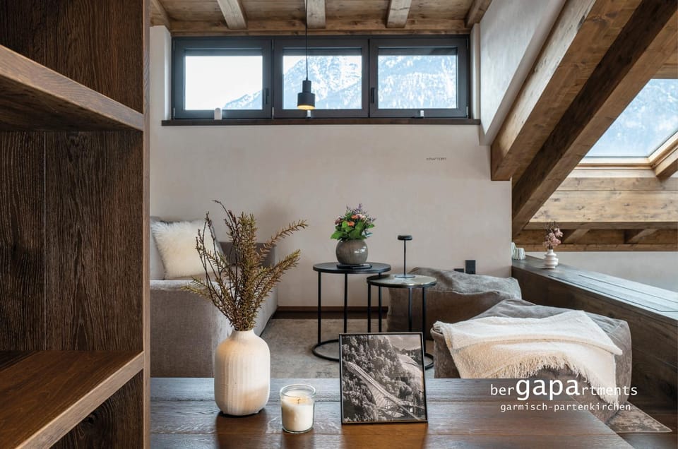 Living room, Decorative detail, Seating area