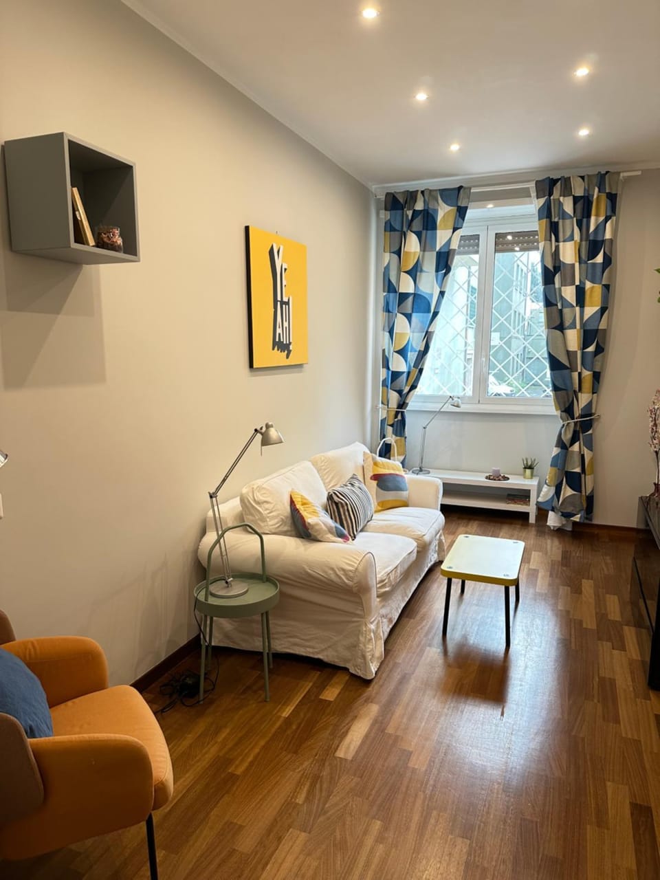 Communal lounge/ TV room, Living room, Seating area