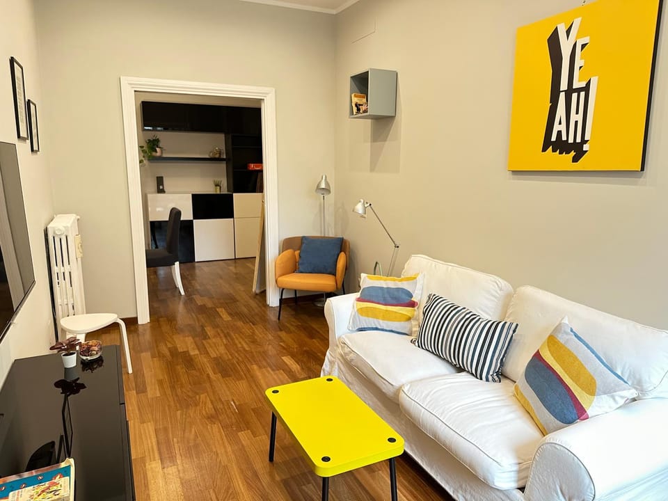 Communal lounge/ TV room, Living room, Seating area