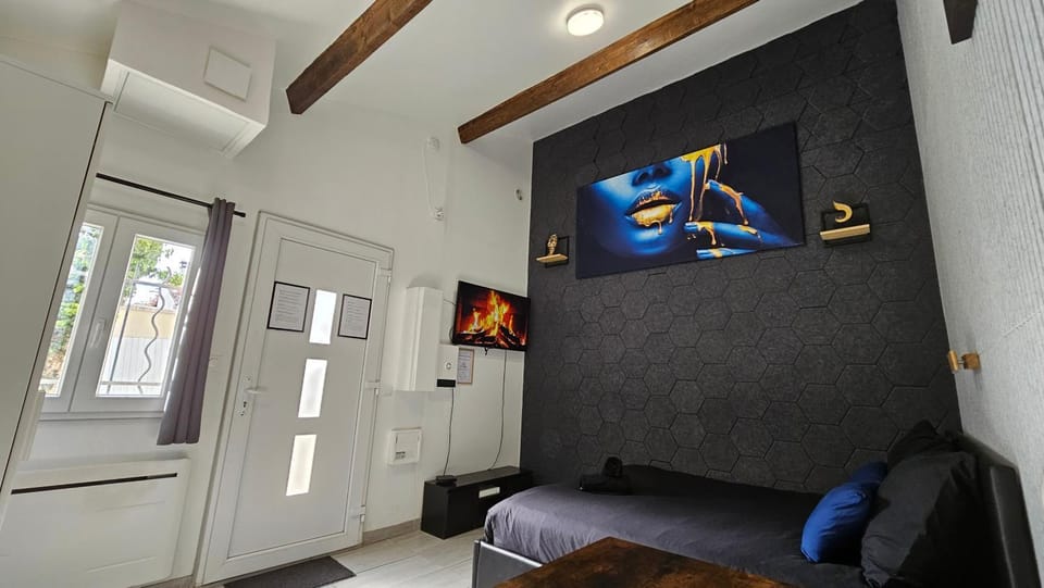 Maisonnette Grande Hauteur Proche Paris & Stade De France House in Drancy