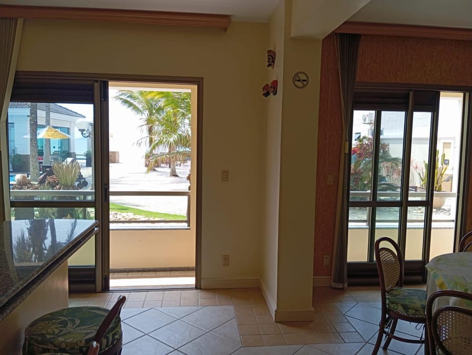Golfinhos Apart-hotel - Apto térreo frente ao mar!!! Apartment hotel in Florianopolis