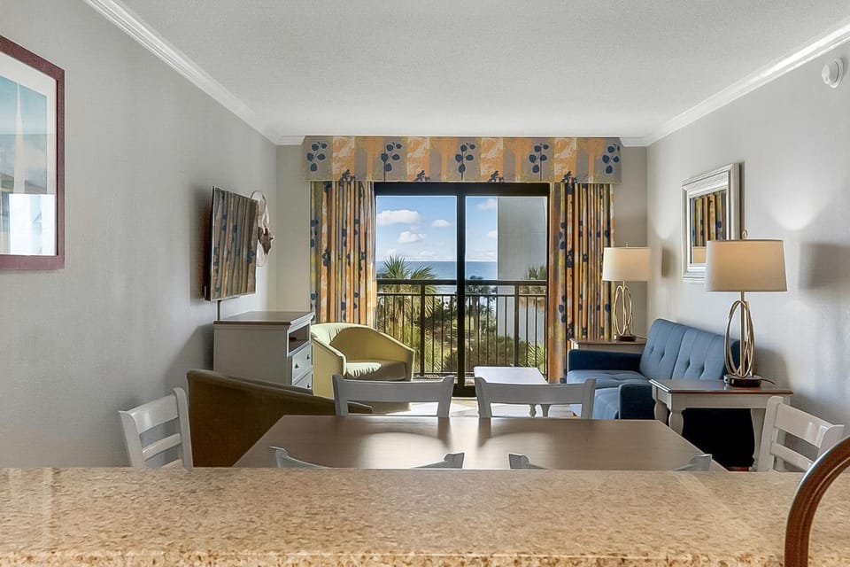 Natural landscape, TV and multimedia, View (from property/room), Balcony/Terrace, Living room, Seating area, Sea view