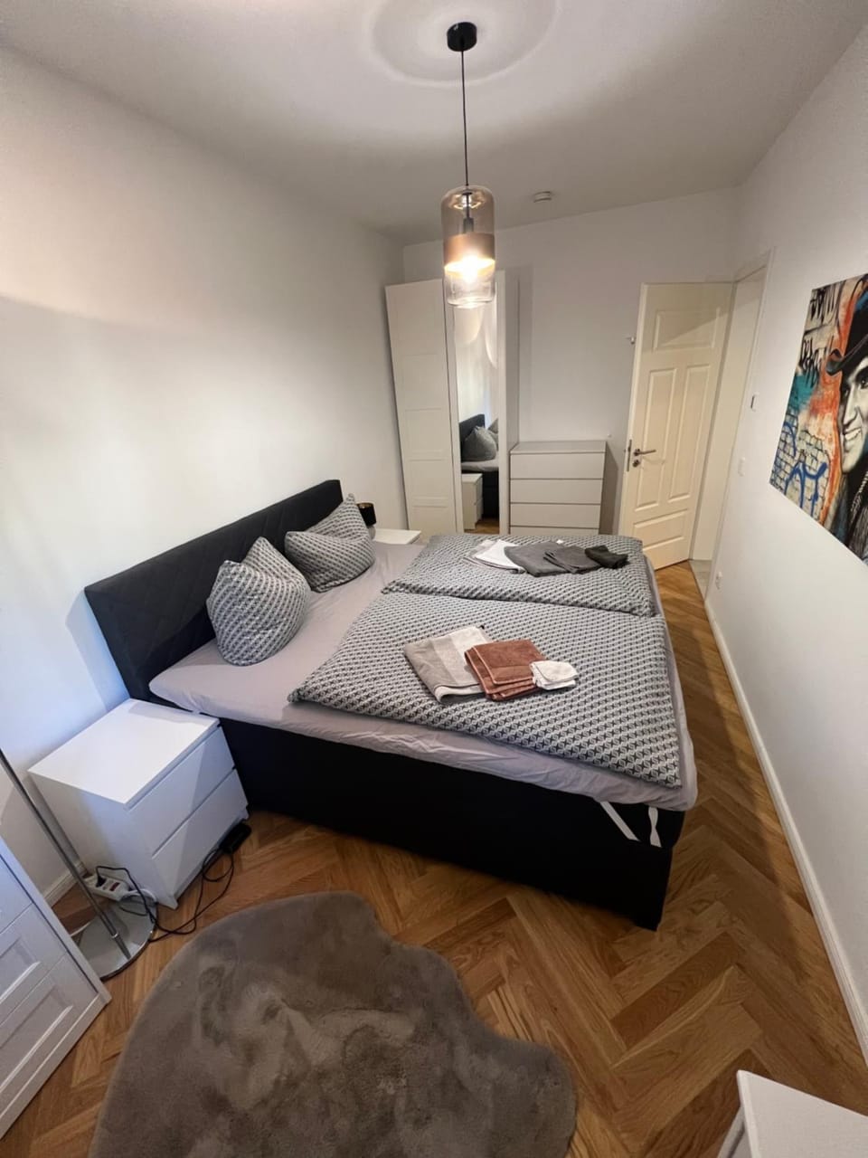 Bed, Photo of the whole room, Bedroom, towels