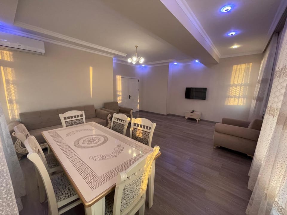 Communal lounge/ TV room, TV and multimedia, Seating area, Dining area, Evening entertainment