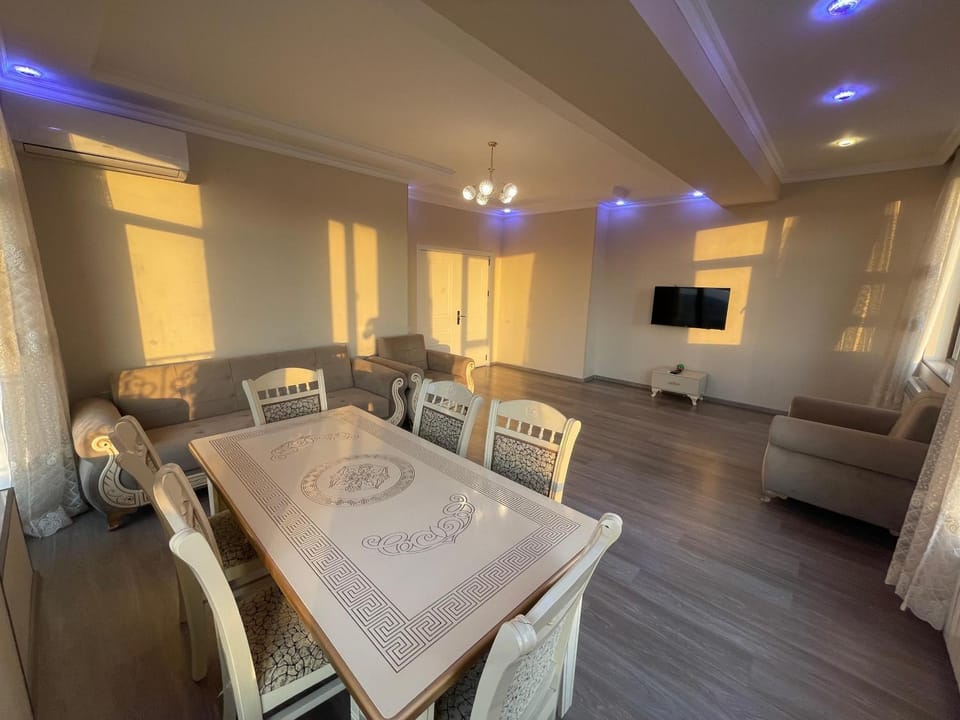 Communal lounge/ TV room, TV and multimedia, Seating area, Evening entertainment