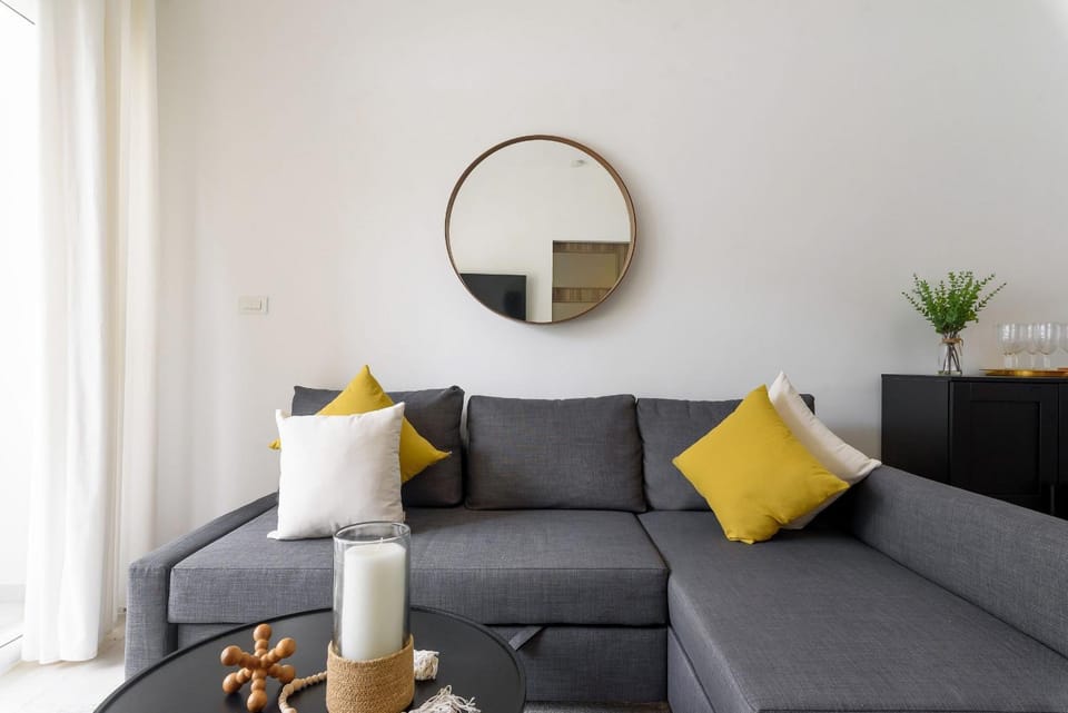 Bed, Living room