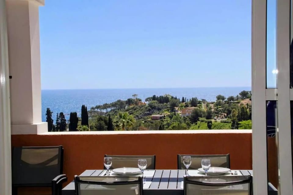 View (from property/room), Balcony/Terrace, Balcony/Terrace, Dining area, Sea view