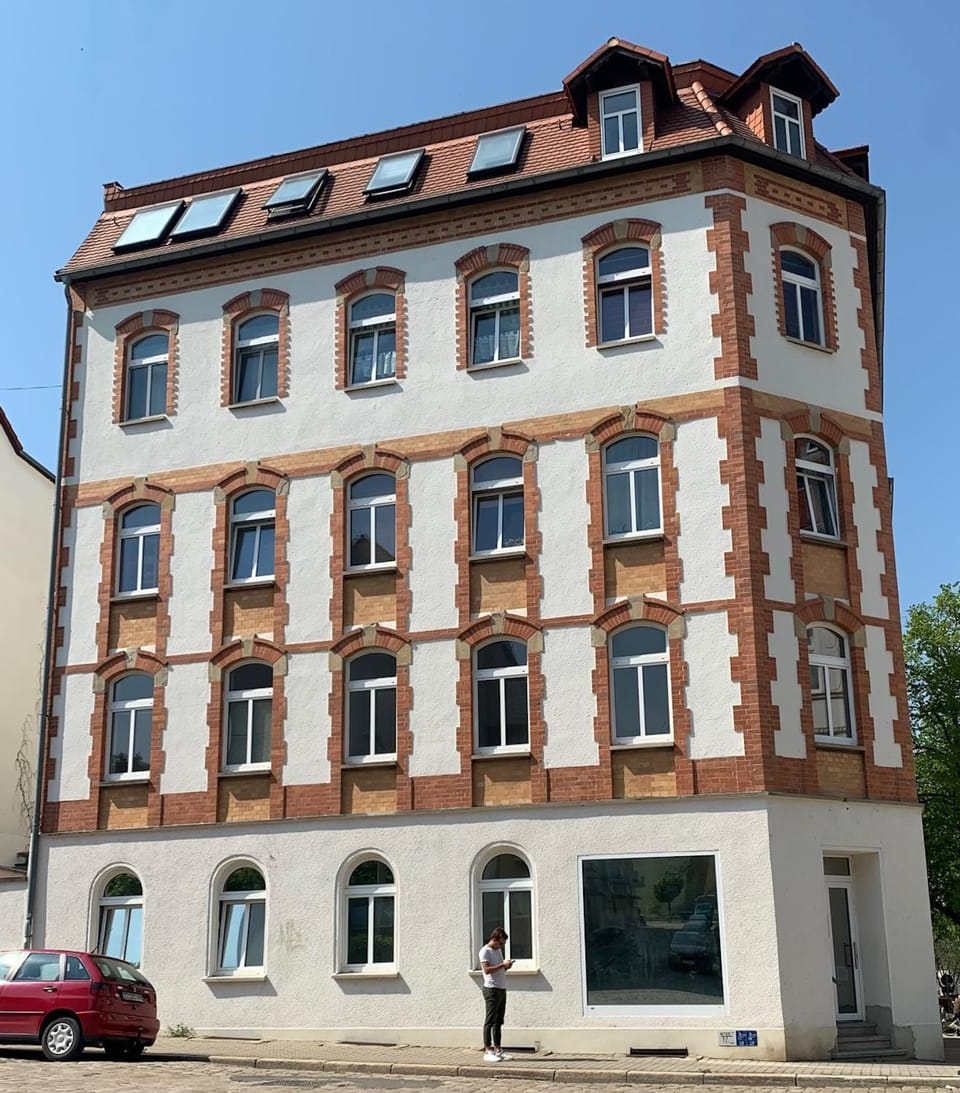 Facade/entrance