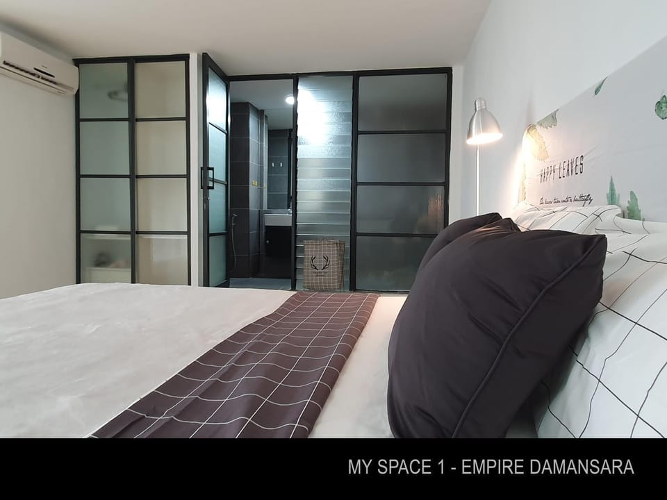 My Space - Empire Damansara room with Netflix Apartment in Petaling Jaya