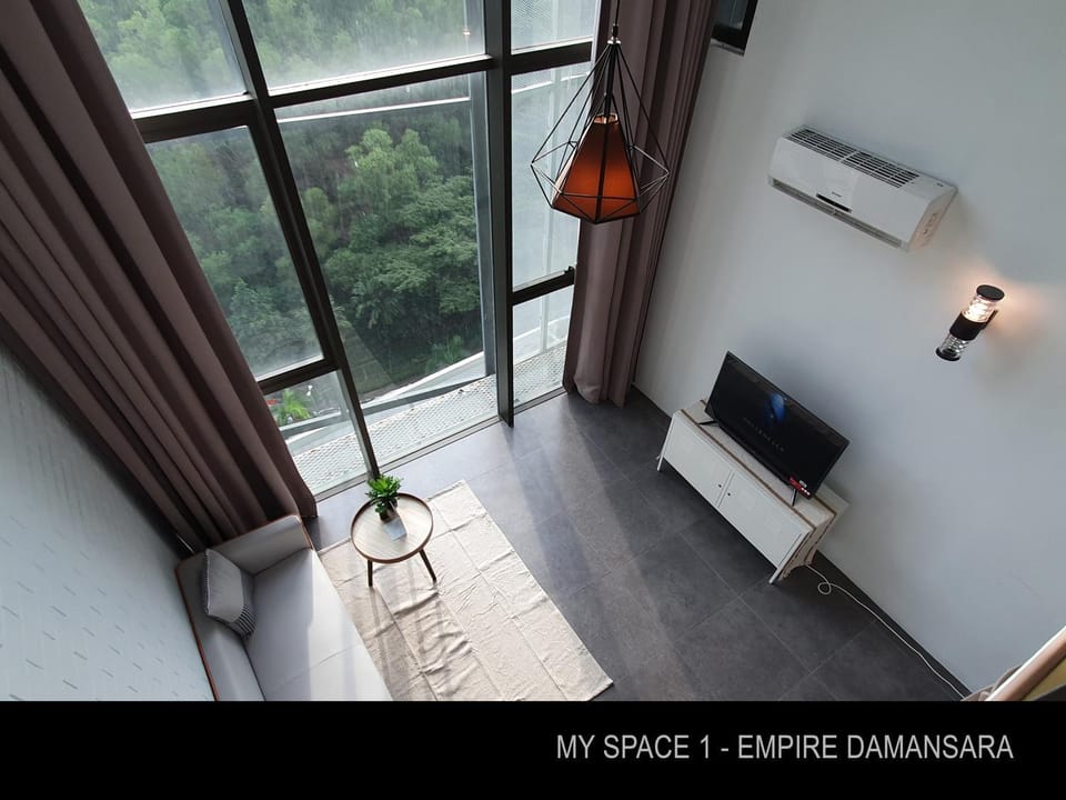 My Space - Empire Damansara room with Netflix Apartment in Petaling Jaya