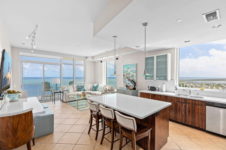 Kitchen or kitchenette, Living room, Dining area