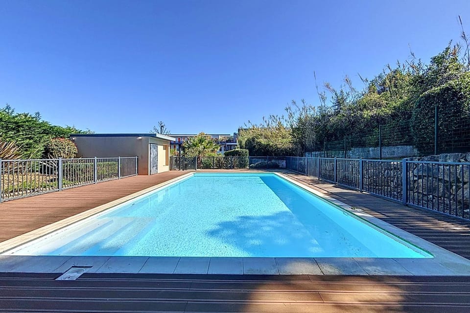 Antibes Private Garden & Pool Beach 2 km House in Antibes