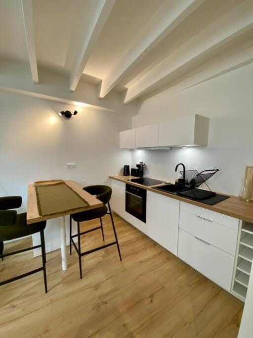 Kitchen or kitchenette, Dining area, stove, toaster