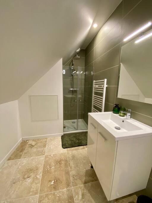 Shower, Bathroom
