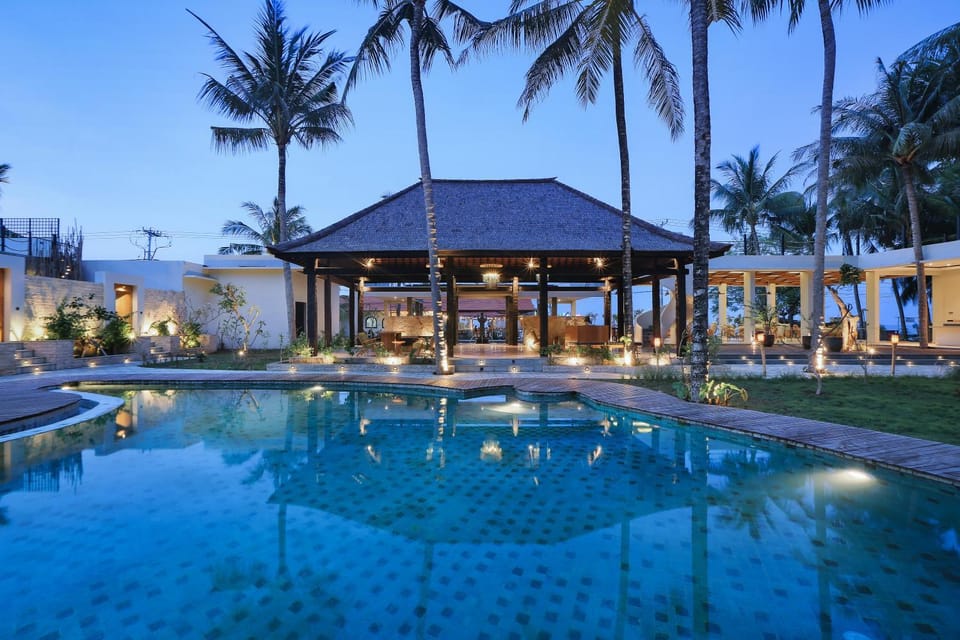 Property building, Restaurant/places to eat, Lobby or reception, Lounge or bar, Pool view, Swimming pool