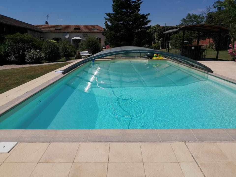 Swimming pool, Swimming pool