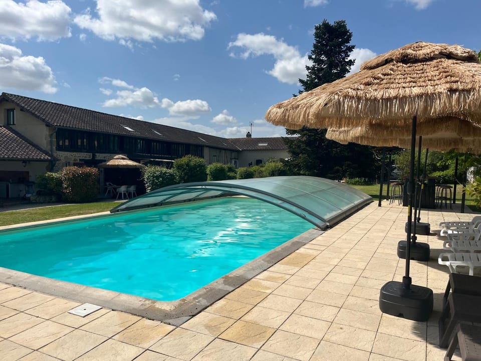 Property building, Day, Garden, Garden view, Pool view, Swimming pool, sunbed
