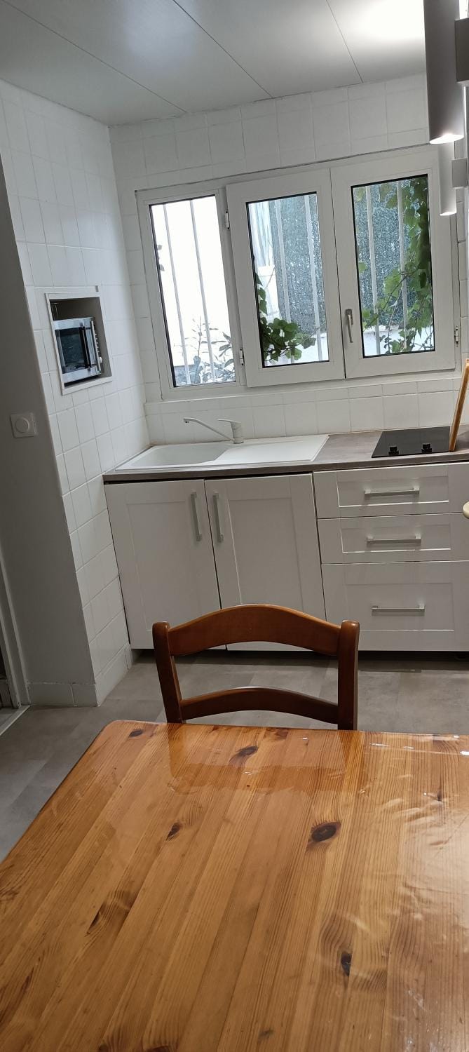Studio indépendant de plain pied agréé Chèques Vacances Apartment in Drancy