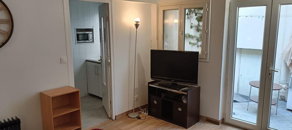 Studio indépendant de plain pied agréé Chèques Vacances Apartment in Drancy