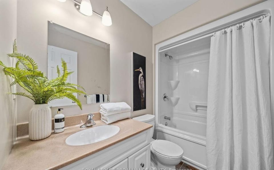 Beautiful House 2 bedroom House in Belleville