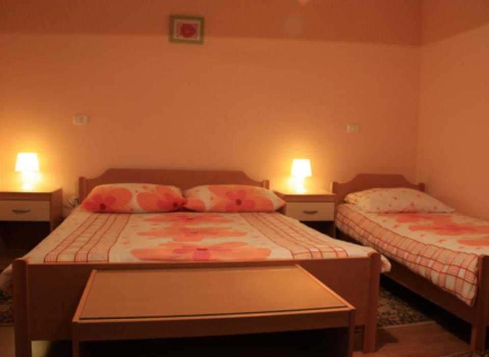 Ošterija Na Planinci - Škocjan Caves Bed and Breakfast in Slovenia