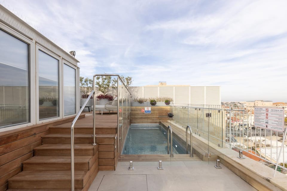 View (from property/room), Balcony/Terrace, Swimming pool