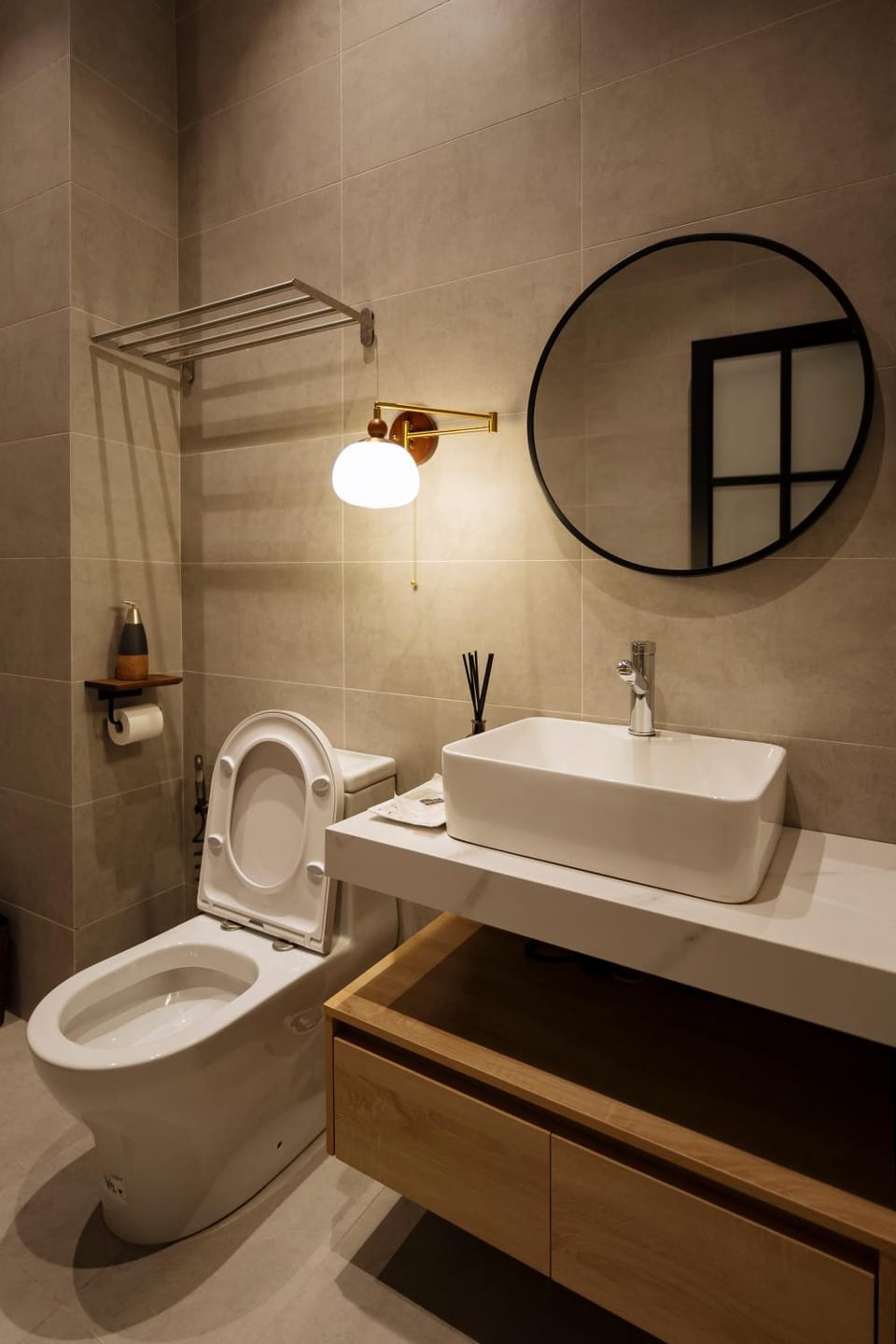 Shower, Toilet, Bathroom, bidet, towels