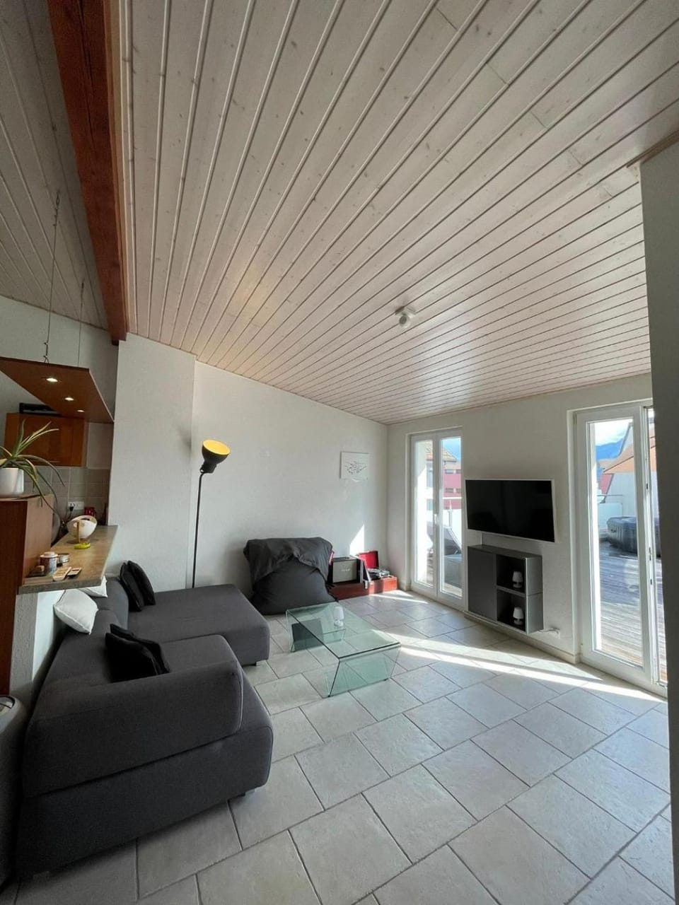 Bird's eye view, Winter, BBQ facilities, Bathroom, View (from property/room), Balcony/Terrace, Living room, Seating area, City view, Garden view, Lake view, Landmark view, Mountain view, Entertainment, Sunrise, dishwasher, trouser press, washing machine