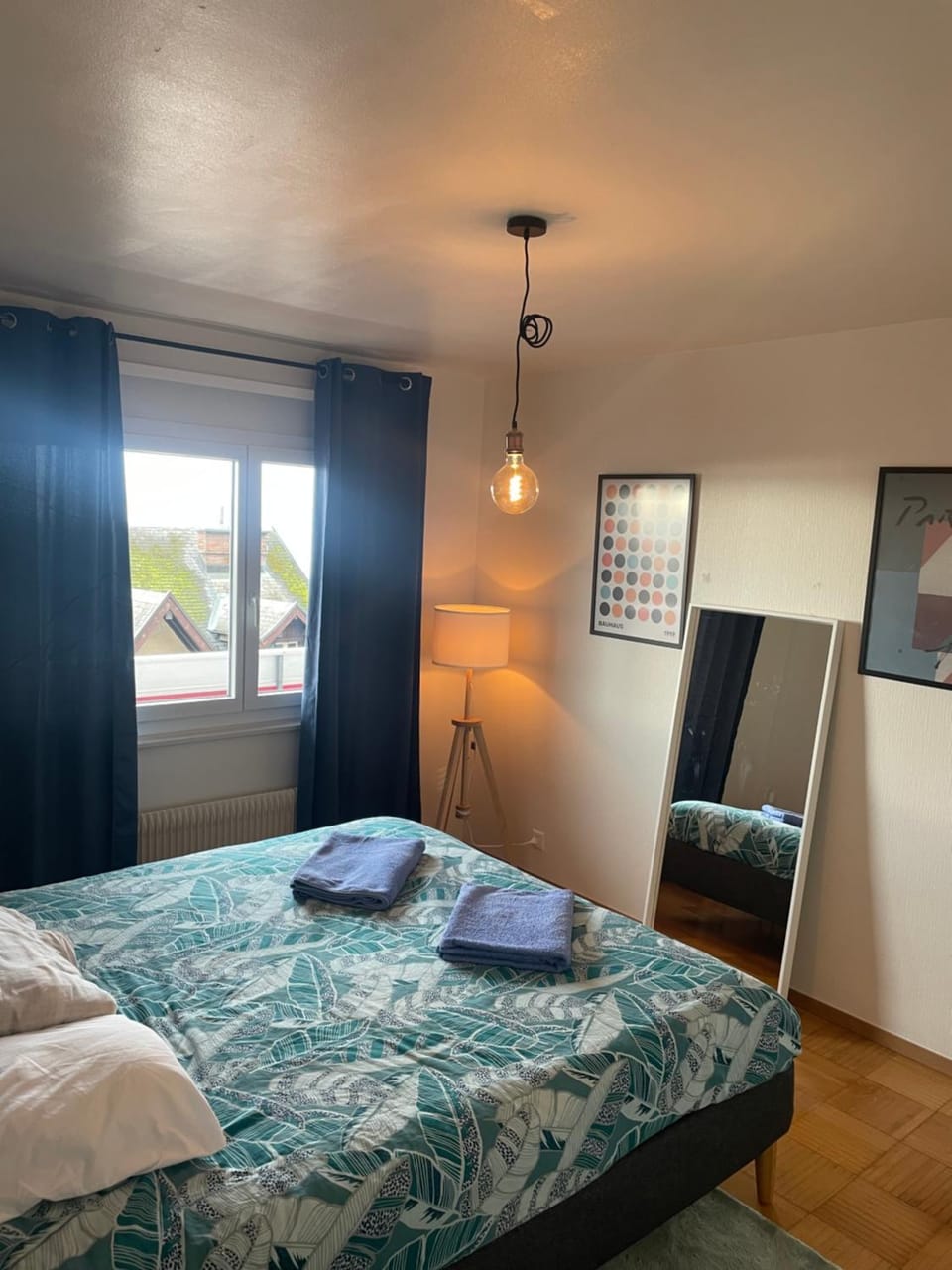 Bed, Bird's eye view, Winter, BBQ facilities, View (from property/room), Photo of the whole room, Bedroom, City view, Garden view, Lake view, Landmark view, Mountain view, Entertainment, Sunrise, dishwasher, towels, washing machine