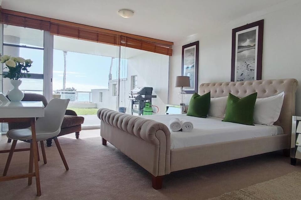 Luxurious Holiday Home I No Power Cuts Apartment in Sea Point