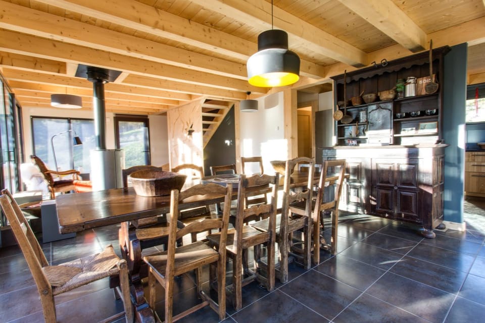 Decorative detail, Dining area