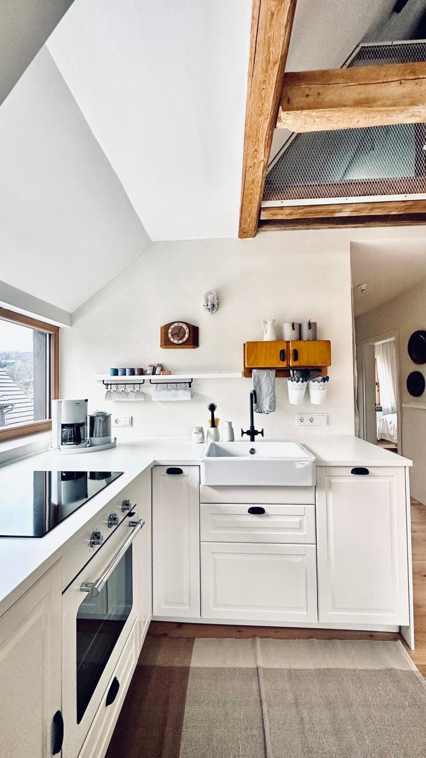 Kitchen or kitchenette, dishwasher