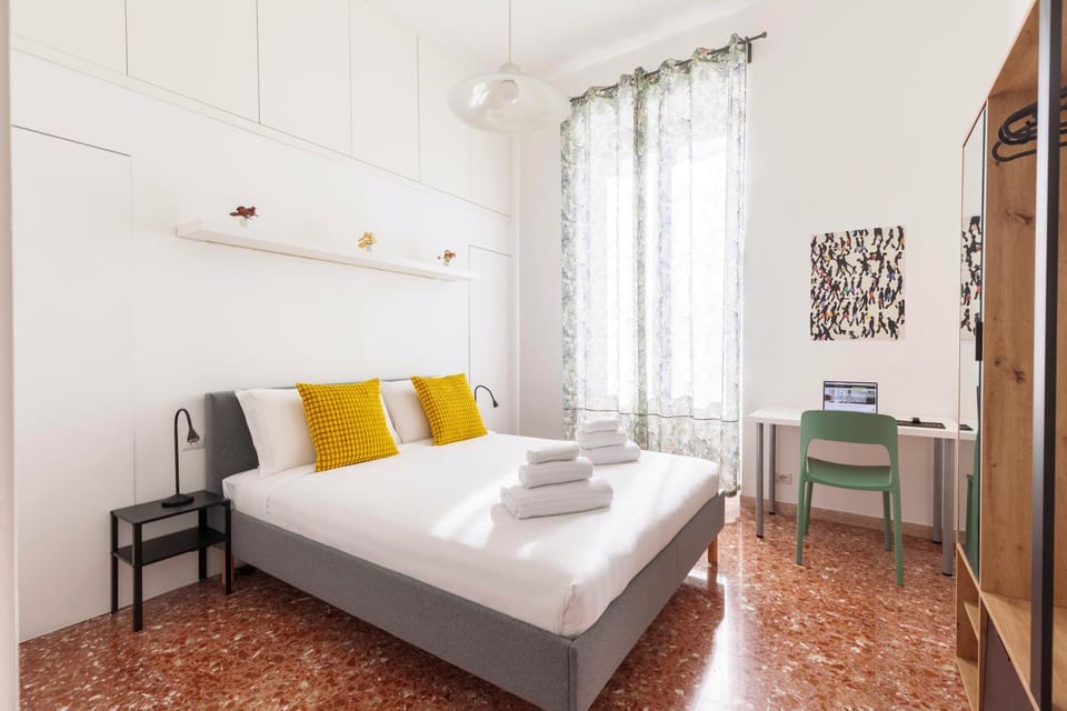Bed, Living room, Photo of the whole room, Bedroom