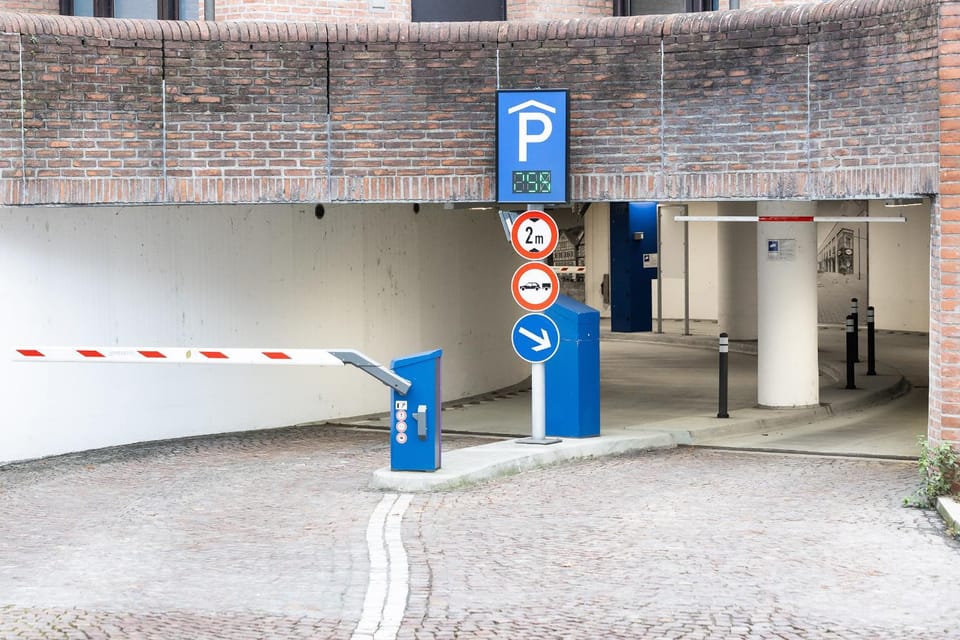 Street view, Parking