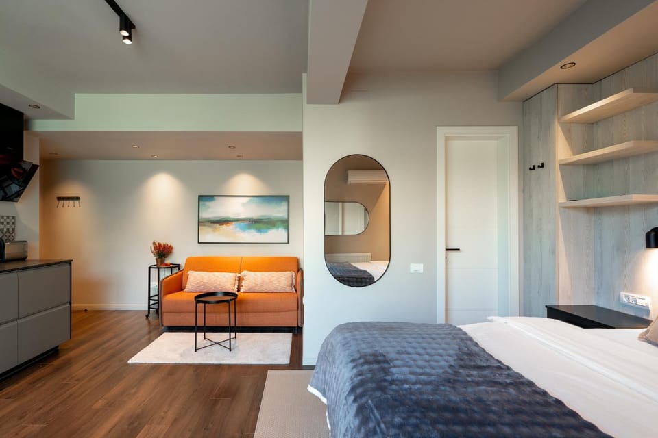 Ultra Central Apartments - Unirii & Old Town Apartment in Bucharest
