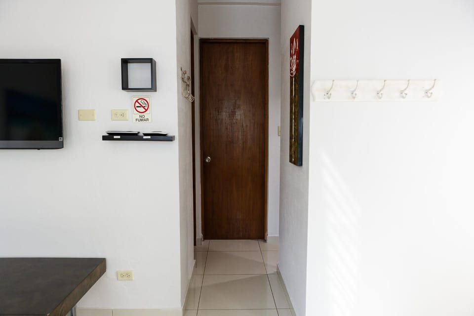 102-CHARMING Renovated Apartment in the City Near the Beach with Free Parking Apartment in San Juan