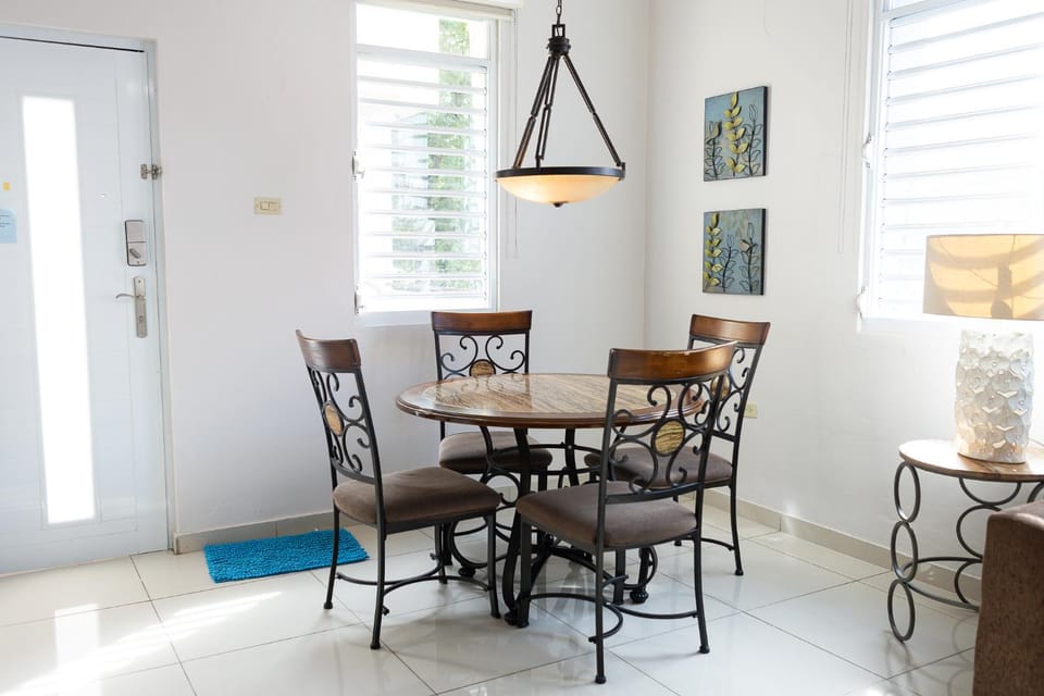 102-CHARMING Renovated Apartment in the City Near the Beach with Free Parking Apartment in San Juan