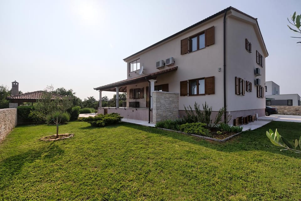 Property building, Garden