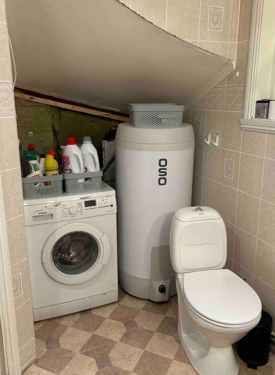 Toilet, Bathroom, washing machine
