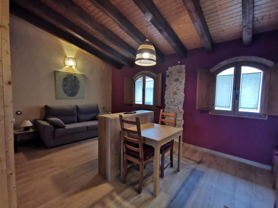 Seating area, Dining area