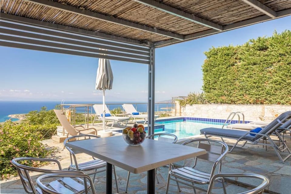 Luxury Villa Ismini in Stoupa, Private Pool & BBQ Villa in Messenia