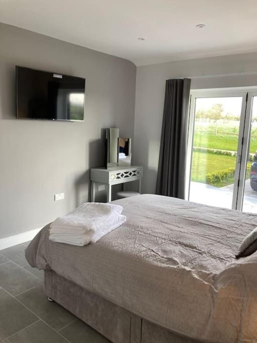 Purpose built 3 bedroom holiday barn House in Wales