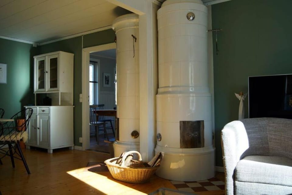 85qm Schwedenhaus mit Booten Tischtennis Grill und nur 15km bis Vimmerby House in Kalmar County, Sweden