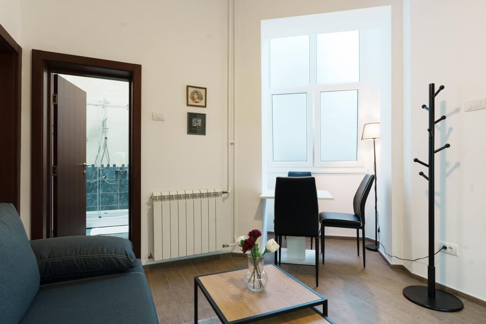 Living room, Seating area, Dining area