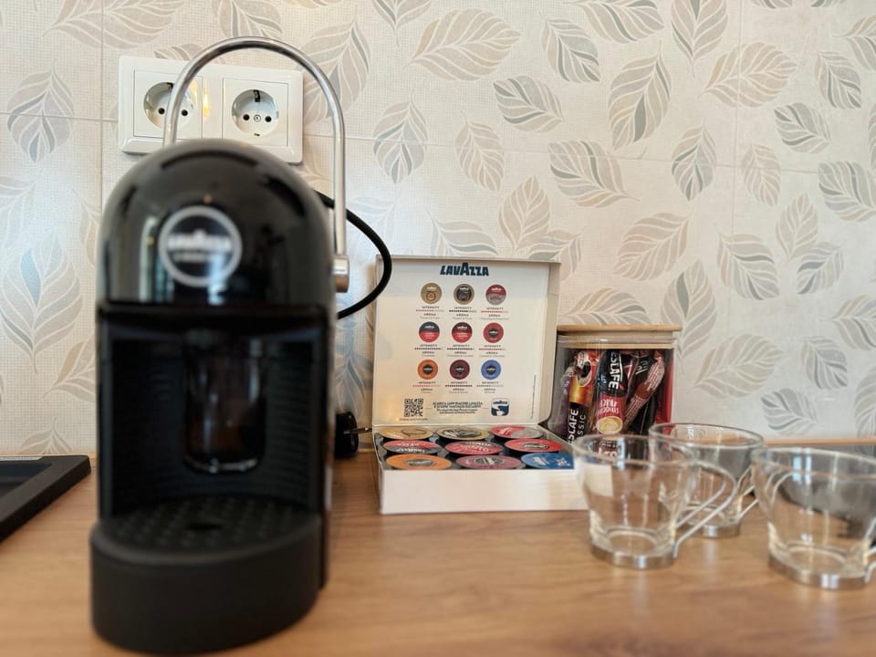 Coffee/tea facilities, Kitchen or kitchenette